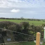 Delightful 2-bed Static Set In A Peaceful Village Üdülőpark