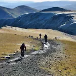 Delightful 2-bed Static Set In A Peaceful Village