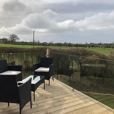 Delightful 2-bed Static Set In A Peaceful Village * Gilcrux