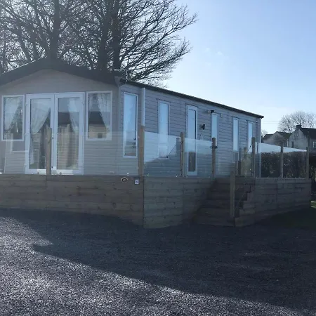 Holiday park Delightful 2-bed Static Set In A Peaceful Village