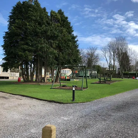 Delightful 2-bed Static Set In A Peaceful Village Üdülőpark Gilcrux