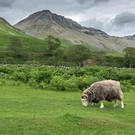 Delightful 2-bed Static Set In A Peaceful Village Kompleks wypoczynkowy Gilcrux