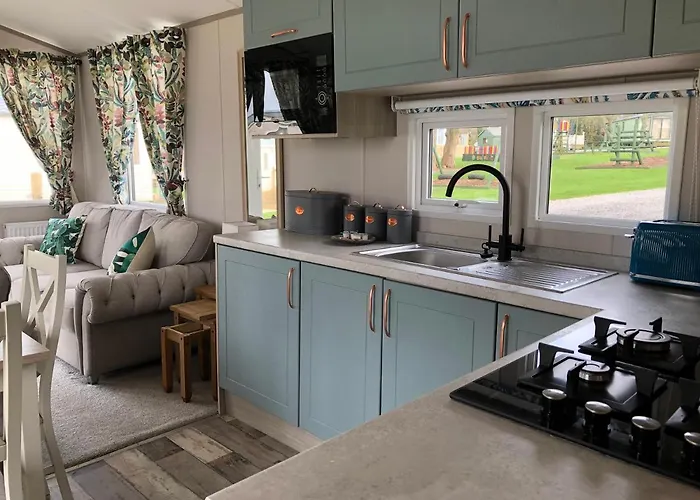 假日公园 Delightful 2-bed Static Set In A Peaceful Village *