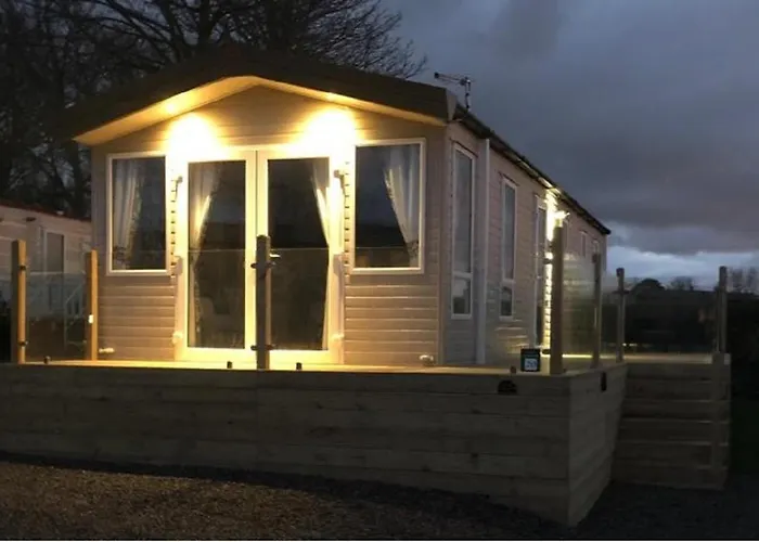 假日公园 Delightful 2-bed Static Set In A Peaceful Village