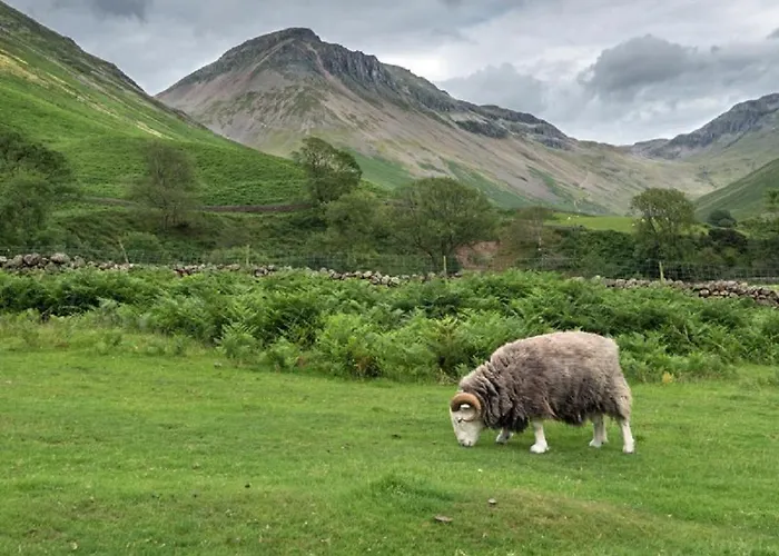 Delightful 2-bed Static Set In A Peaceful Village 假日公园 Gilcrux